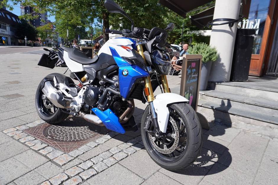 Test av BMW F 900 R: Mye mer enn en streetfighter