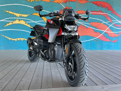 Test av BMW R 1300 R: Kirurgisk presisjon og enorme krefter